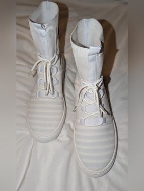 bernie mev. Ibis Lace-Up High Top Sneakers w/Sparkle Glitter Trim 38 White NWOB